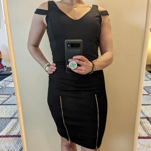 Guess Inc. Bodycon Dress with Gold Zipper Accents - Size Medium - Picture 3 of 8